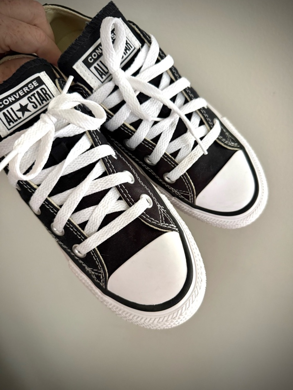 Converse Black & White Women’s Size 6 Low Top Sneakers